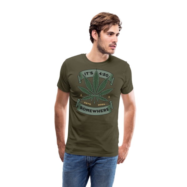 Männer Premium T-Shirt Cannabis 4:20 Somewhere – Bild 2